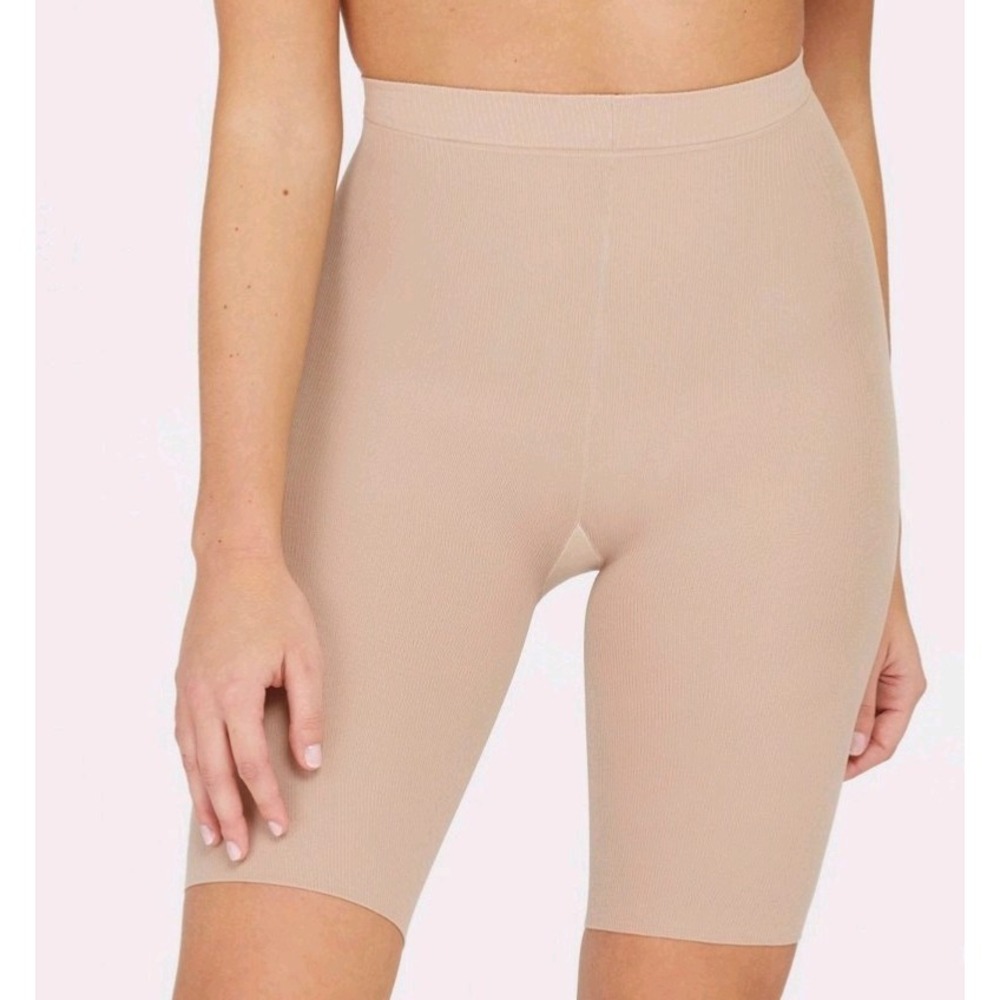 SPANX Assets Mid-Thigh Primer Lightweight Shaping Shorts size M Pure Beige